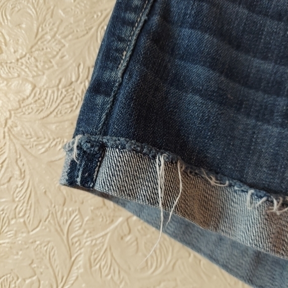 American Eagle Stretch Denim Jean Shorts Cuffed Frayed Sz 2 - Picture 2 of 9